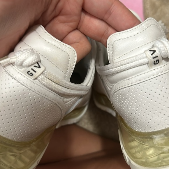 Authentic Givenchy sneakers lightly worn - Picture 6 of 10